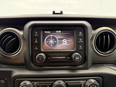 Used 2018 Jeep Wrangler Unlimited Sport AWD/4WD image 48