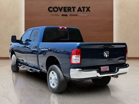 Used 2024 RAM 2500 Tradesman w/ Chrome Appearance Group AWD/4WD image 3