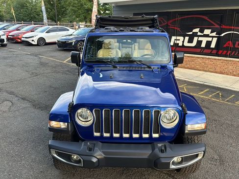 Used 2018 Jeep Wrangler Unlimited Sahara AWD/4WD image 53