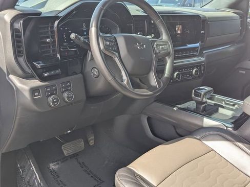 Used 2022 Chevrolet Silverado 1500 ZR2 w/ Technology Package AWD/4WD image 11