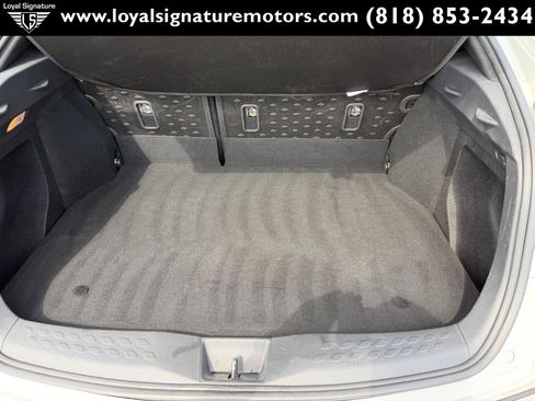 Used 2019 Toyota C-HR XLE FWD image 11