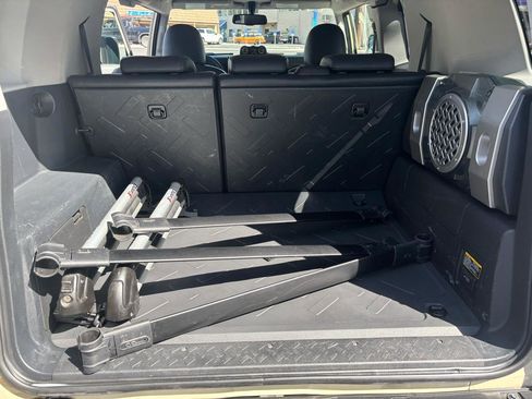 Used 2010 Toyota FJ Cruiser 4WD image 13