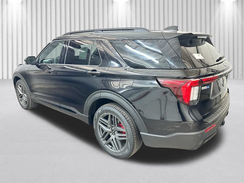 New 2026 Ford Explorer ST-Line w/ ST-Line Street Pack AWD/4WD image 7