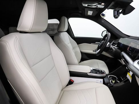New 2026 BMW X1 xDrive28i w/ Technology Package AWD/4WD image 31