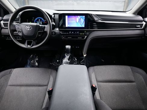 Used 2025 Toyota Camry LE FWD image 15
