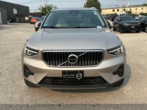 Used 2024 Volvo XC40 B5 Plus w/ Protection Package Premier AWD/4WD image 2