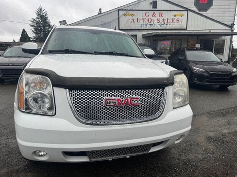 Used 2009 GMC Yukon XL Denali image 3