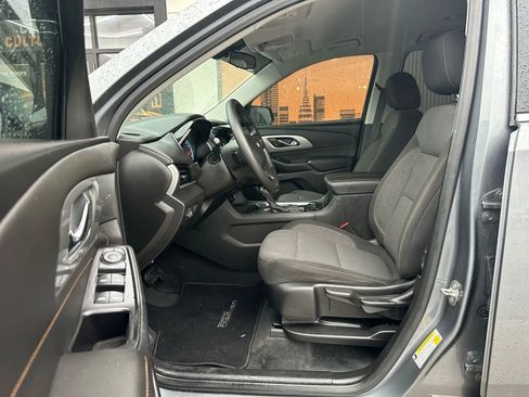 Used 2020 Chevrolet Traverse LS image 6