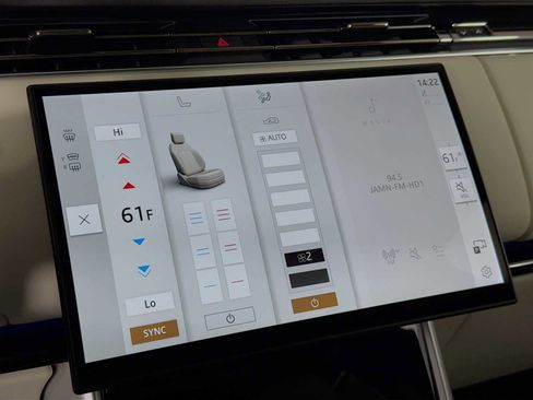 New 2025 Land Rover Range Rover SE image 16