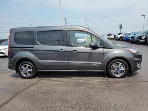 Certified 2023 Ford Transit Connect Titanium FWD image 3