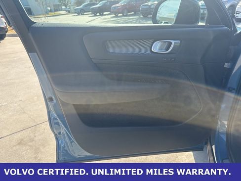 Certified 2025 Volvo XC40 B5 Plus image 18