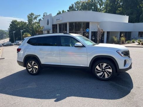 New 2026 Volkswagen Atlas SE image 2