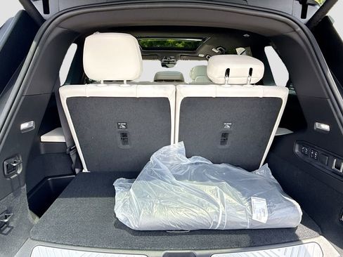 New 2026 Cadillac Vistiq Luxury image 27