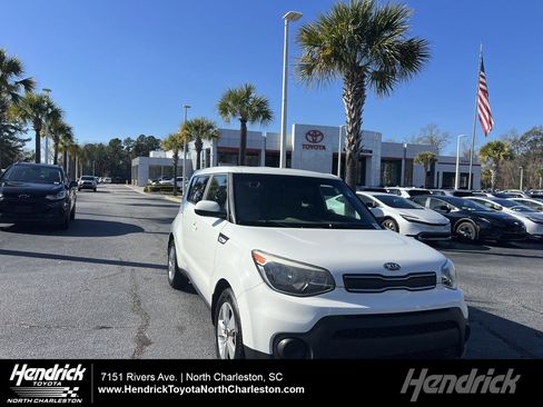 Used 2017 Kia Soul image 1