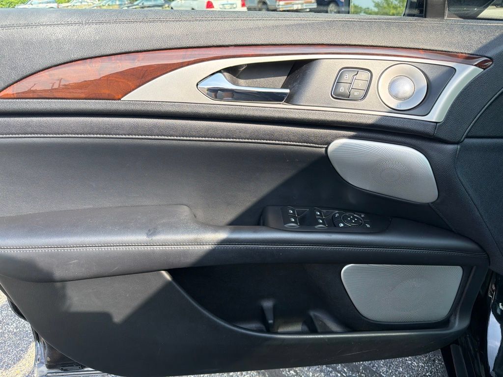 Used 2020 Lincoln MKZ Reserve w/ Luxury Package FWD image 16