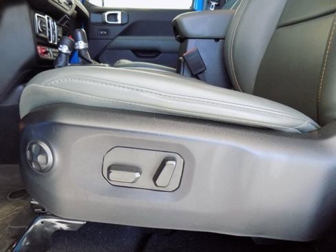 Certified 2024 Jeep Gladiator Mojave image 20