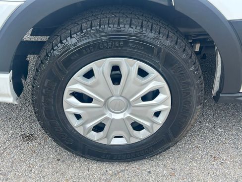 Used 2024 Ford Transit 350 XLT image 17