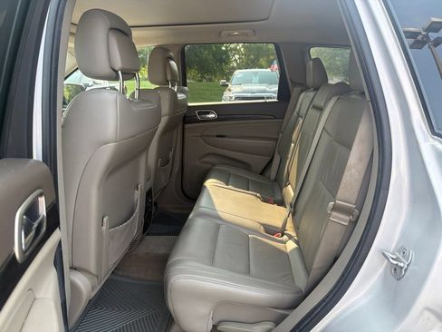 Used 2011 Jeep Grand Cherokee Laredo AWD/4WD image 10