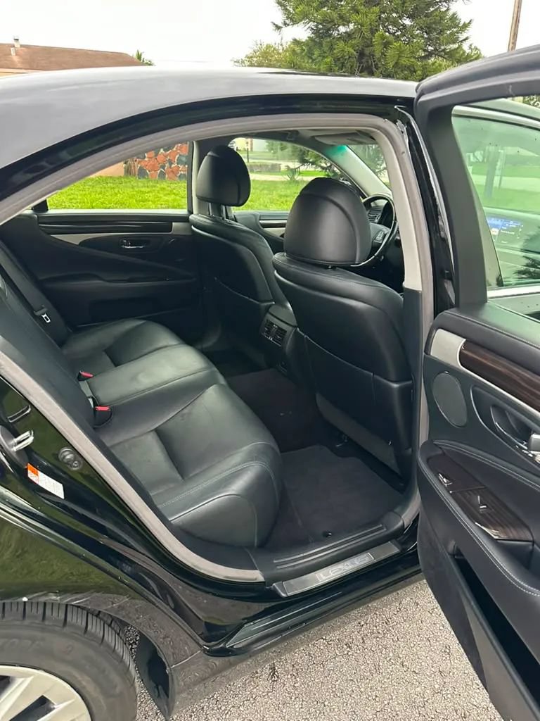 Used 2016 Lexus LS 460 AWD w/ Comfort Package image 15