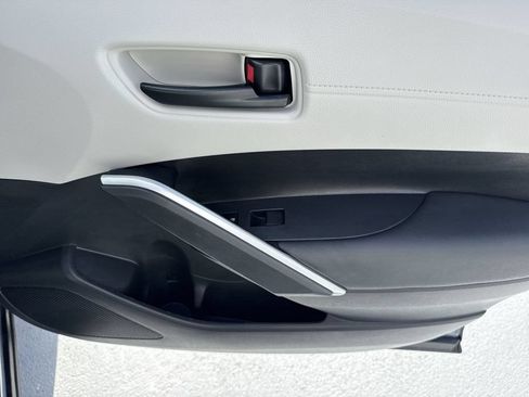 Used 2023 Toyota Corolla Cross L FWD image 43