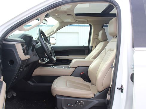 Used 2022 Ford Expedition Limited AWD/4WD image 17