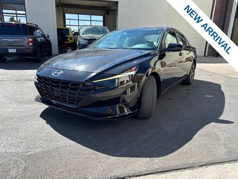 Used 2023 Hyundai Elantra SEL FWD image 3