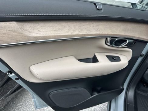 New 2026 Volvo XC90 T8 Ultra w/ Protection Package Premier AWD/4WD image 19