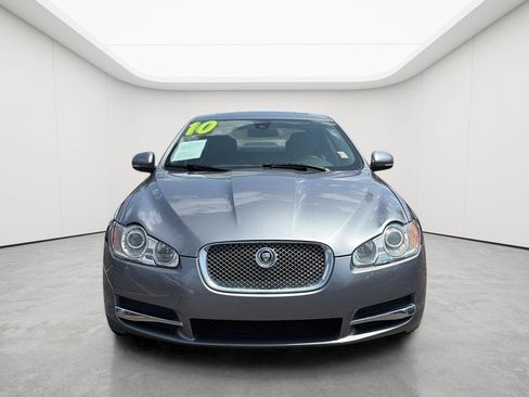 Used 2010 Jaguar XF Premium RWD image 2