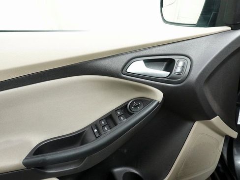 Used 2017 Ford Focus SE image 17