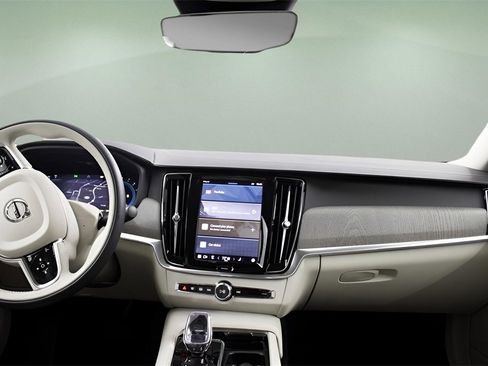 Certified 2025 Volvo S90 B6 Ultra image 23