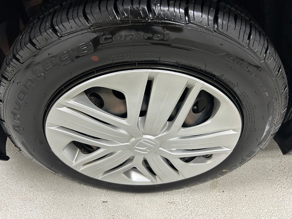 Used 2019 Honda Fit LX image 9