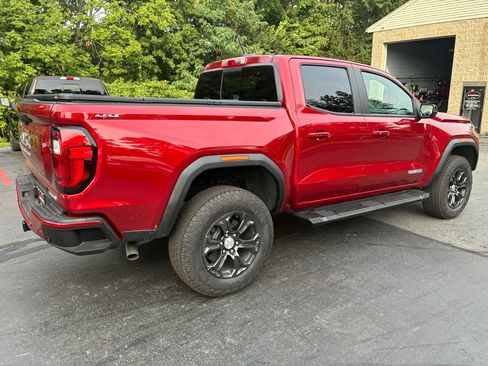 Used 2024 GMC Canyon Elevation w/ Elevation Premium Package AWD/4WD image 7