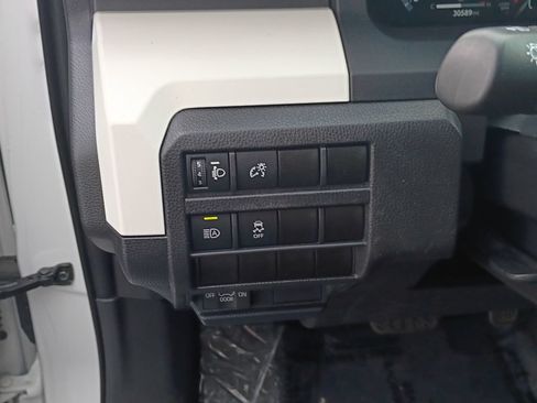 Used 2024 Toyota Tacoma TRD Off-Road AWD/4WD image 15