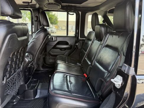 Used 2018 Jeep Wrangler Unlimited Rubicon AWD/4WD image 25