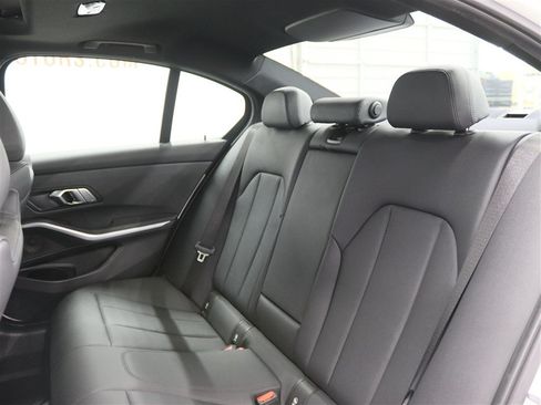 Used 2019 BMW 330i xDrive Sedan w/ Convenience Package AWD/4WD image 16