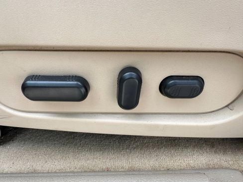 Used 2010 Ford Explorer Eddie Bauer image 25