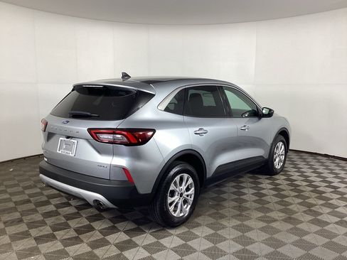 Used 2023 Ford Escape Active AWD/4WD image 2