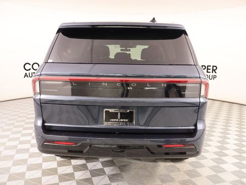 New 2026 Lincoln Navigator Premiere AWD/4WD image 22