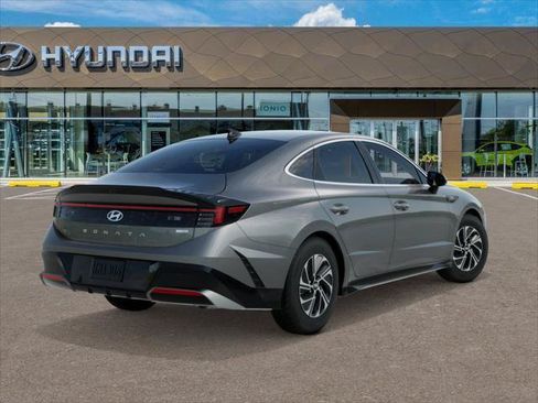 New 2026 Hyundai Sonata Blue FWD image 4