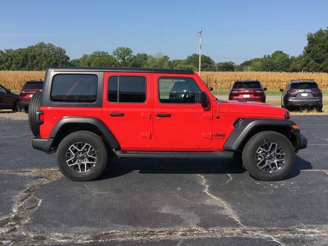 Used 2022 Jeep Wrangler Unlimited Sport AWD/4WD image 2
