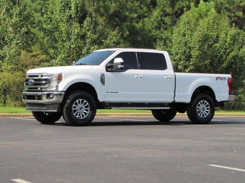 Used 2022 Ford F250 Lariat w/ Lariat Value Package AWD/4WD image 3