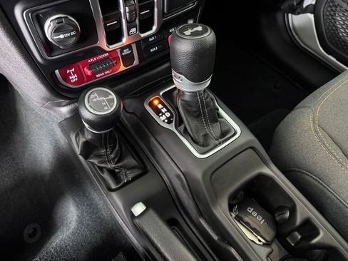 Used 2024 Jeep Wrangler Unlimited Sport AWD/4WD image 23