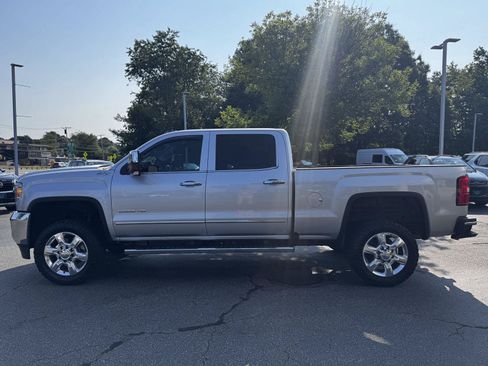 Certified 2018 GMC Sierra 2500 SLT w/ Snow Plow Prep Package AWD/4WD image 4