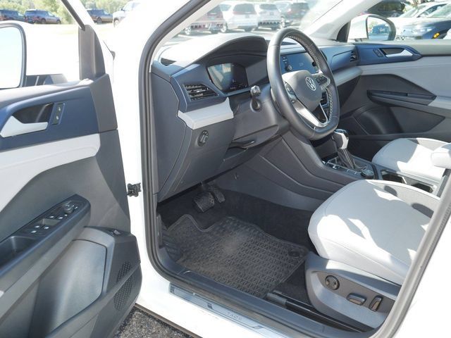 Certified 2024 Volkswagen Taos SE AWD/4WD image 12