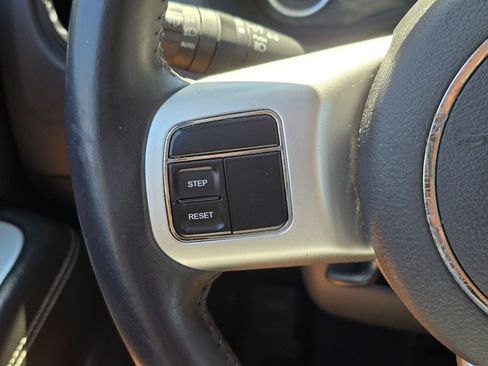 Used 2017 Jeep Compass Latitude FWD image 27