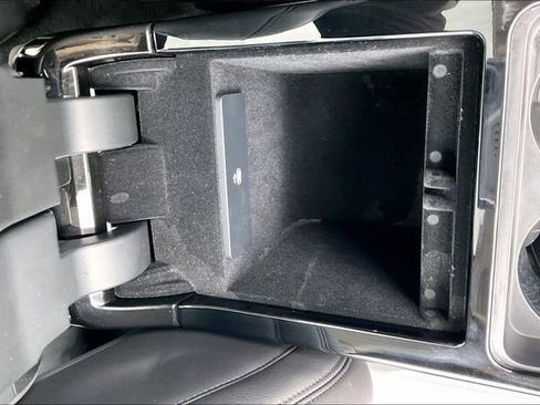 Used 2025 Land Rover Range Rover Velar Dynamic SE image 33