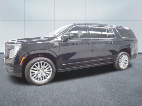 Used 2025 GMC Yukon XL Denali w/ Sun & Power Step Package AWD/4WD image 7