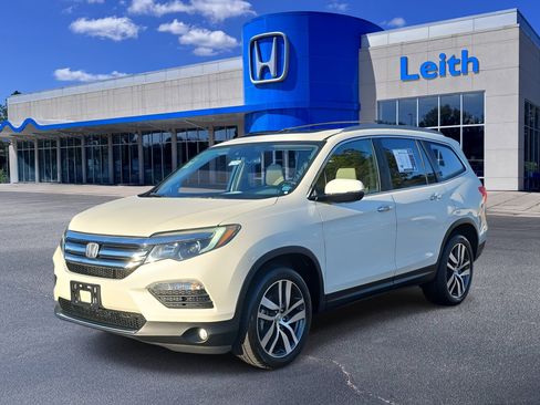 Used 2016 Honda Pilot Touring image 1