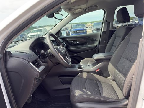 Used 2024 GMC Terrain SLE w/ Driver Convenience Package FWD image 10