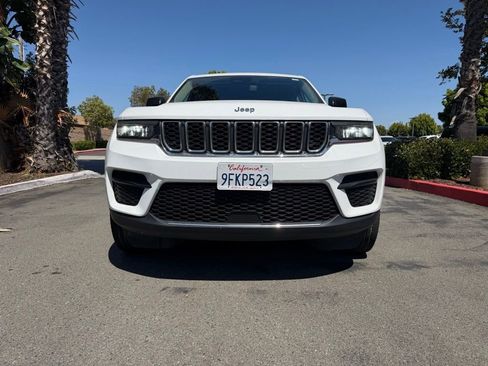 Certified 2023 Jeep Grand Cherokee Laredo RWD image 4